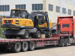 沃爾華新款輪式挖掘機(jī)發(fā)往西北地區(qū)