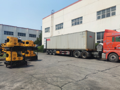 沃爾華集團一批小型挖掘機出口北美地區(qū)