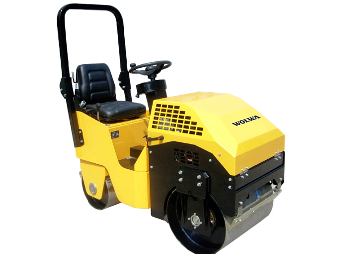 GNYL41C駕駛式壓路機(jī)產(chǎn)品實(shí)物圖