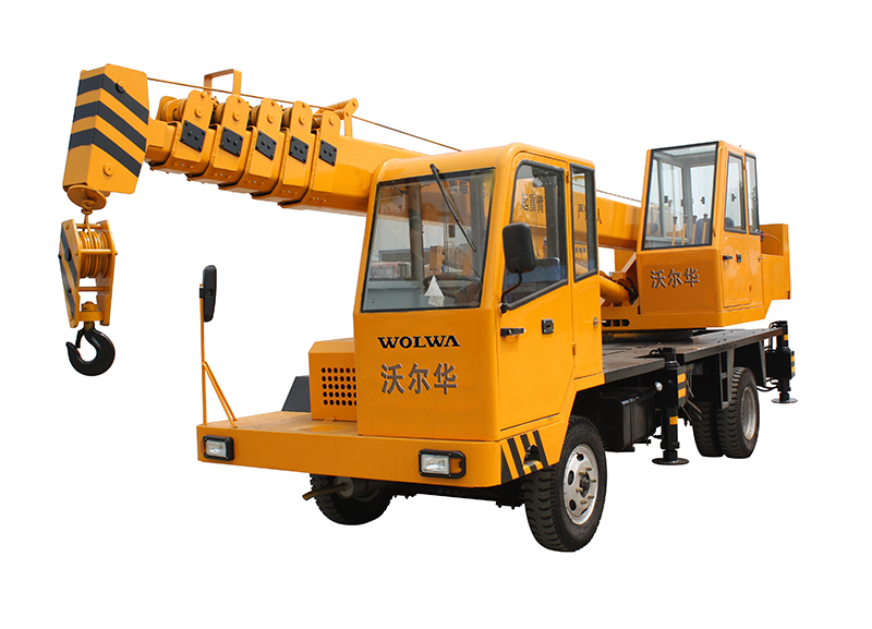 6噸自制底盤GNQY-Z6型吊車實(shí)物圖1