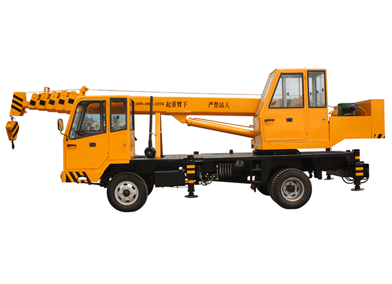 6噸自制底盤GNQY-Z6型吊車實(shí)物圖